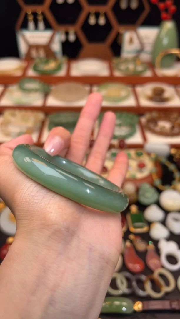 未镶嵌手镯和田玉59 60
