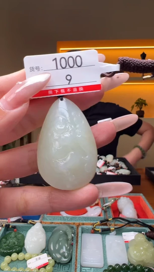 颈饰未镶嵌和田玉1
