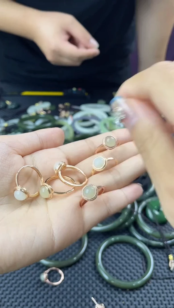 和田玉未镶嵌颈饰天然和田玉  14