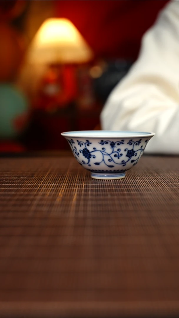 【闪购商品】杯待月观山缠枝莲撇口杯