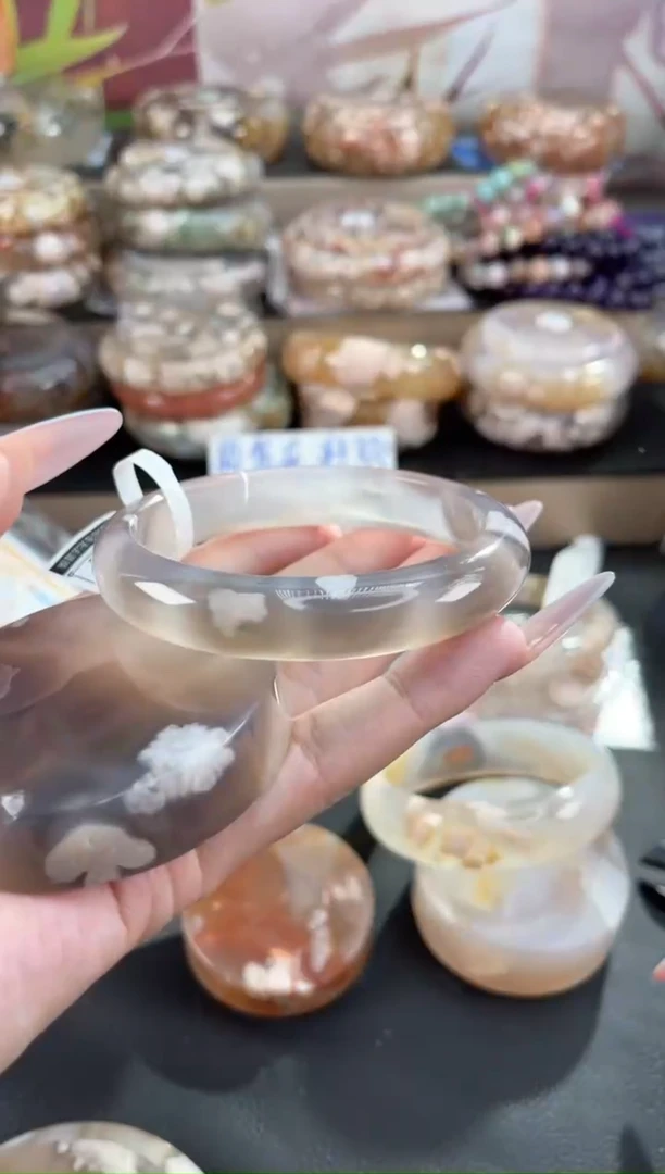 未镶嵌手镯石英质玉60