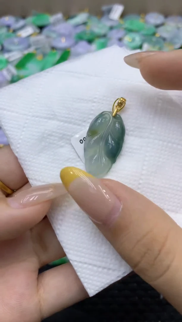 颈饰未镶嵌翡翠天然缅甸翡翠A货