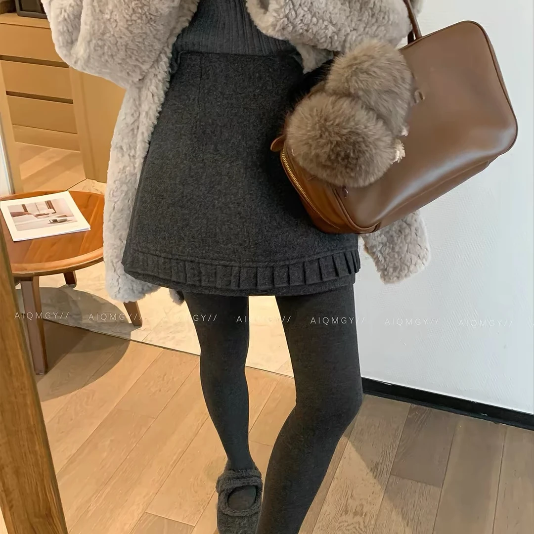 2025冬季新款超好看设计感A字短裙