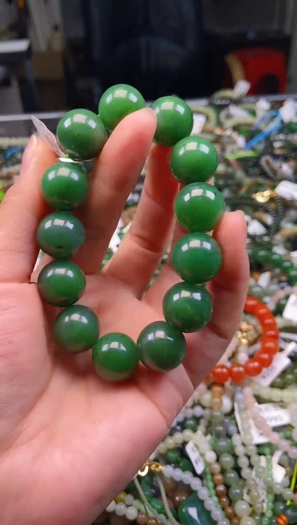 和田玉未镶嵌颈饰1