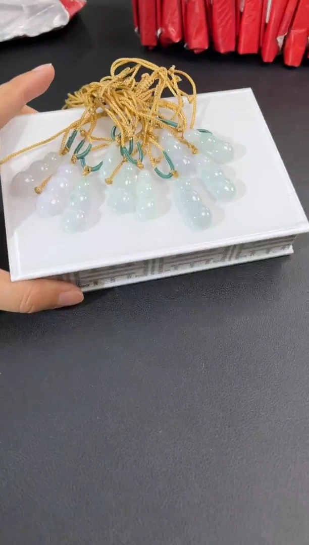 未镶嵌挂件翡翠/00000008I/多样性发货/编绳