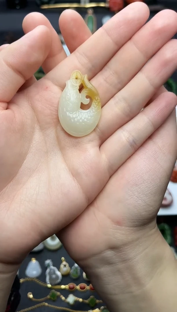 颈饰未镶嵌和田玉鱼06