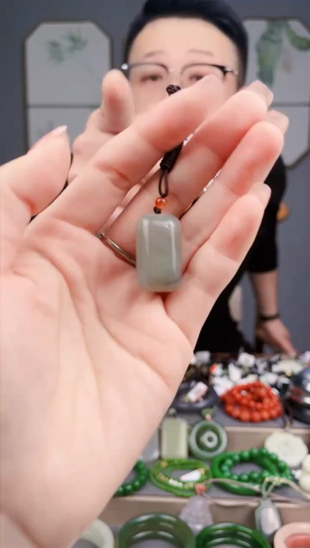 【闪购商品】和田玉颈饰未镶嵌多样性发货拍一单发一个