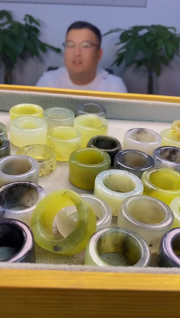 蛇纹石玉未镶嵌珠宝奇石多样性随机发一