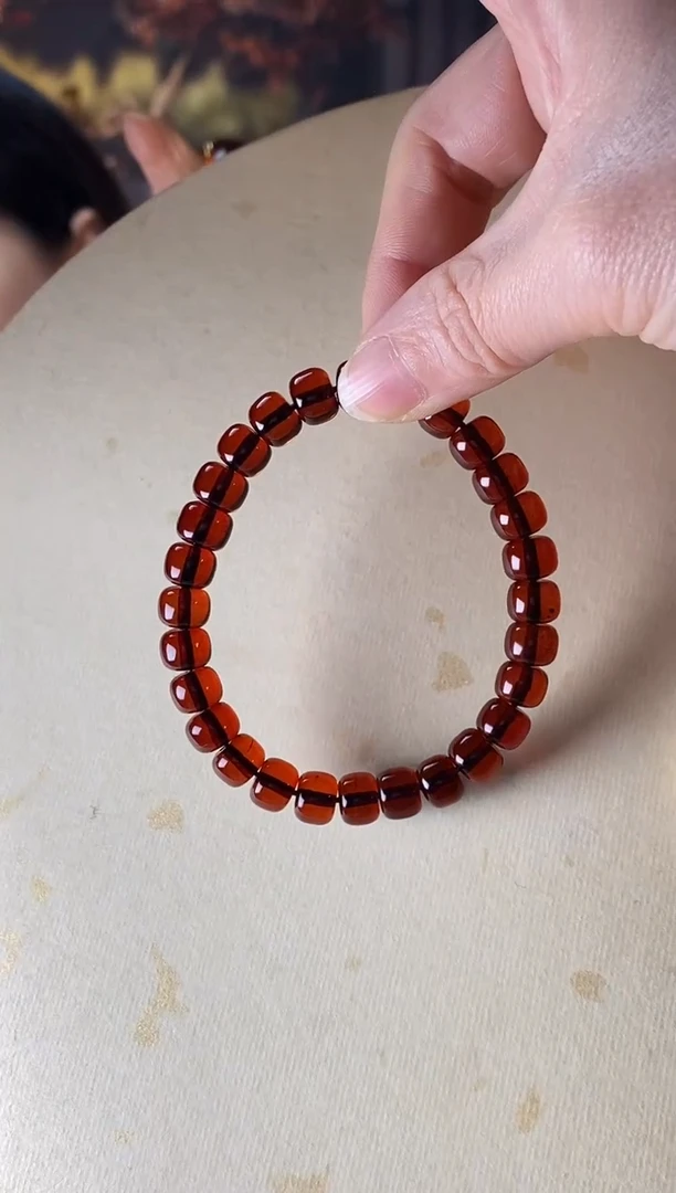 【闪购商品】琥珀颈饰未镶嵌血珀老型8+0000