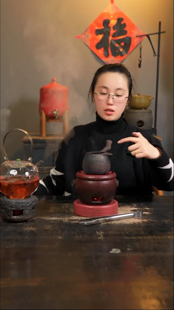 【闪购商品】酒红色的炭炉炉子