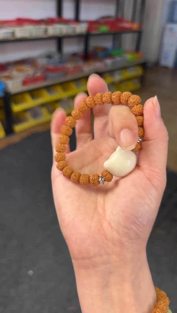 菩提根/象牙果吊坠    金刚猫头