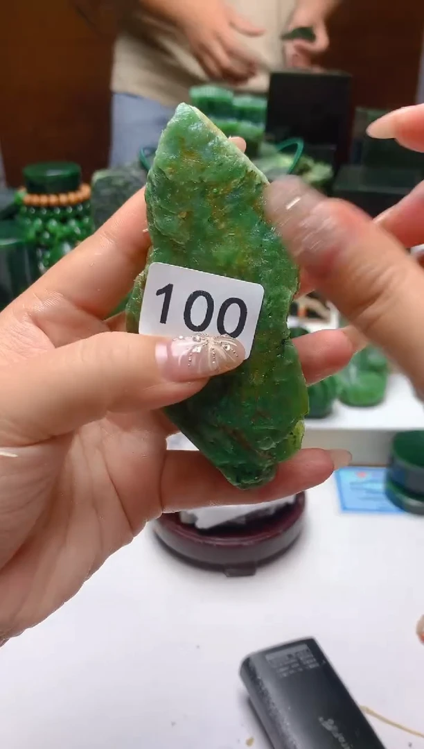 未镶嵌和田玉（碧玉）珠宝半成品0
