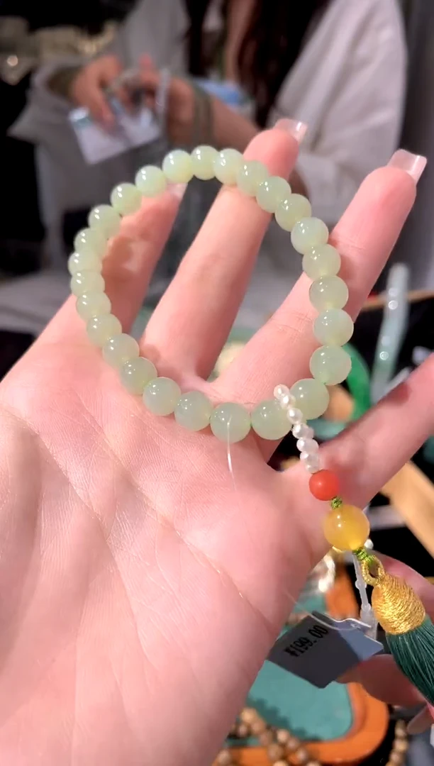 和田玉未镶嵌颈饰手串