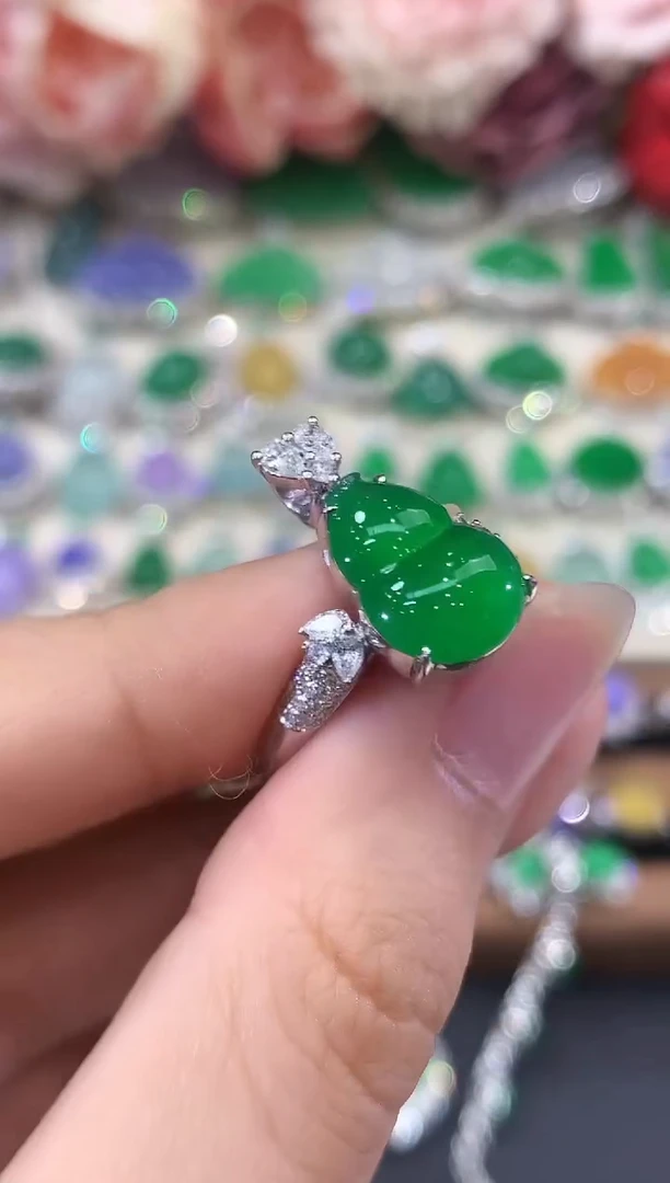 18K金镶嵌戒指翡翠C137