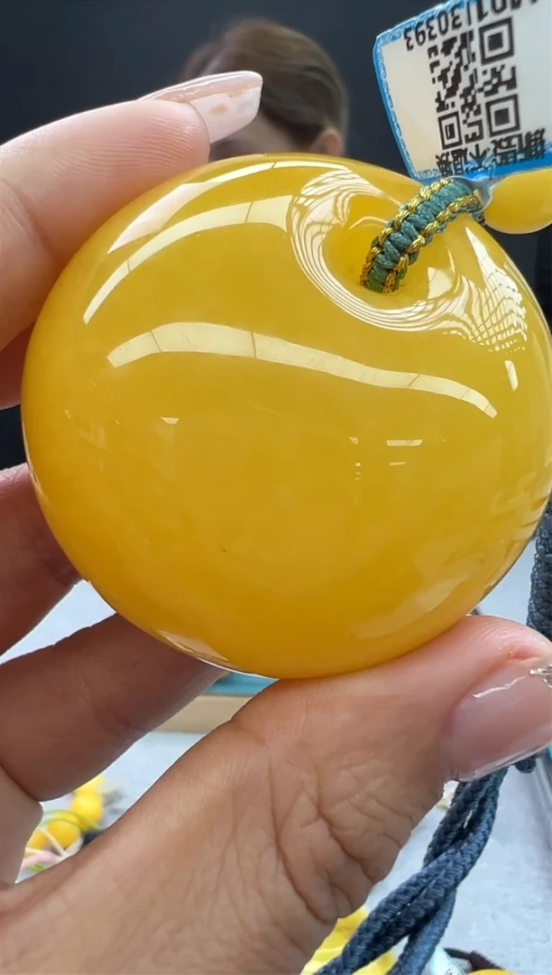 【闪购商品】琥珀颈饰未镶嵌130秒拍号