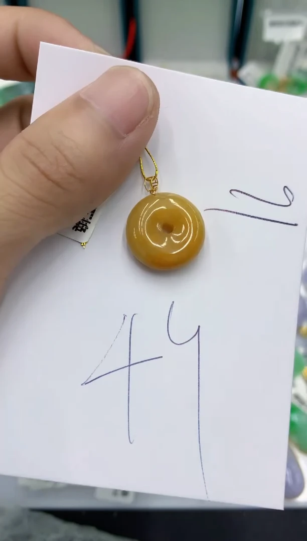 翡翠18K金镶嵌颈饰翡翠