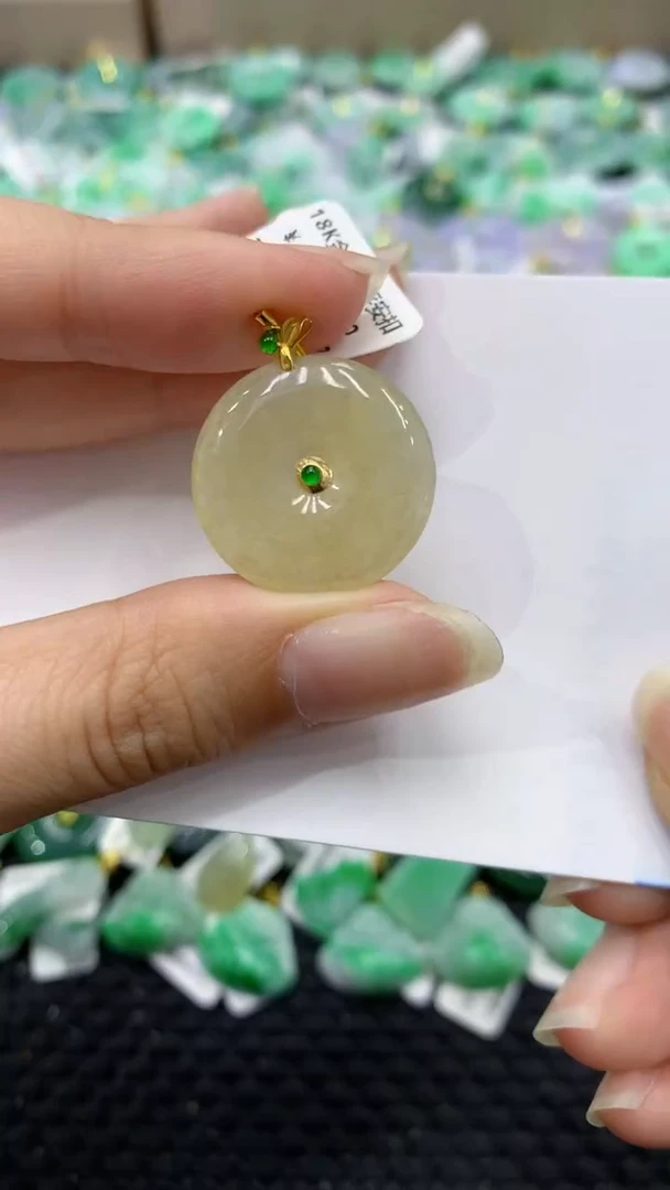颈饰18K金镶嵌翡翠天然缅甸翡翠A货