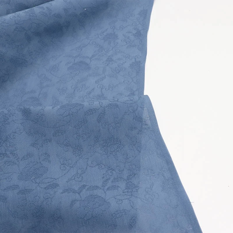 91白色小金花2.1米纹意匠、新三越/是正绢类目里适合做衣服的面料