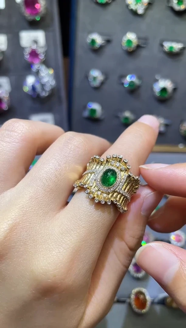 【闪购商品】祖母绿戒指18K金镶嵌0.93ct