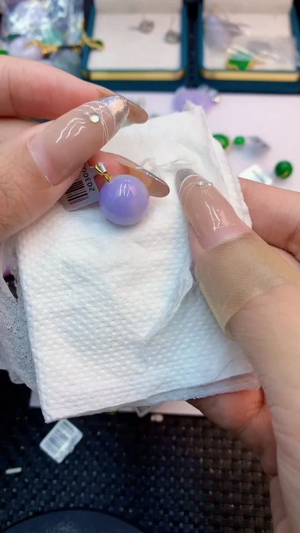颈饰未镶嵌翡翠1