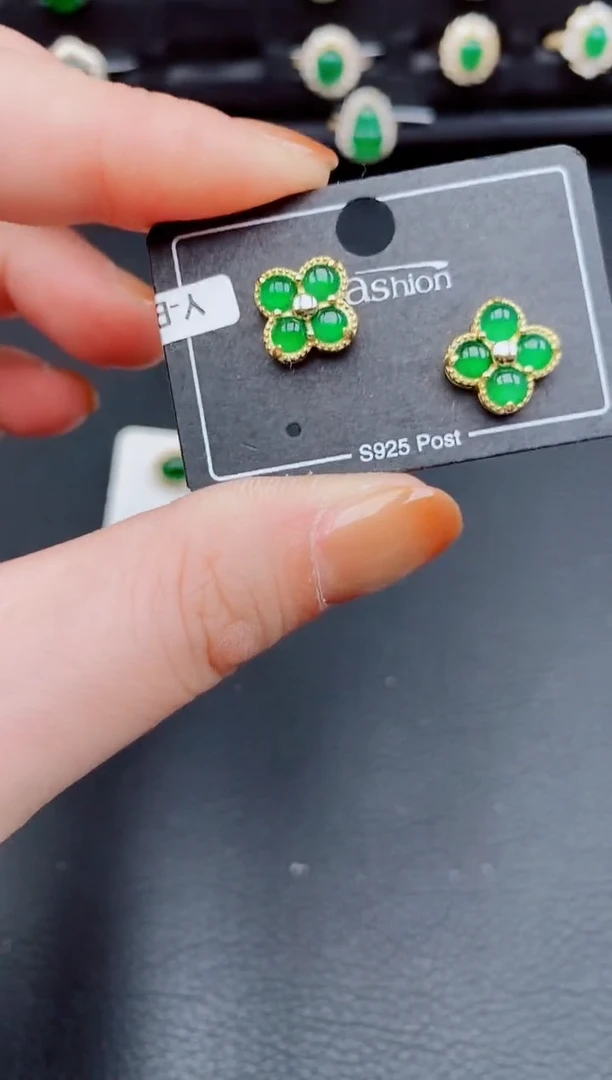 【闪购商品】翡翠耳饰银S925镶嵌天然a货翡翠392