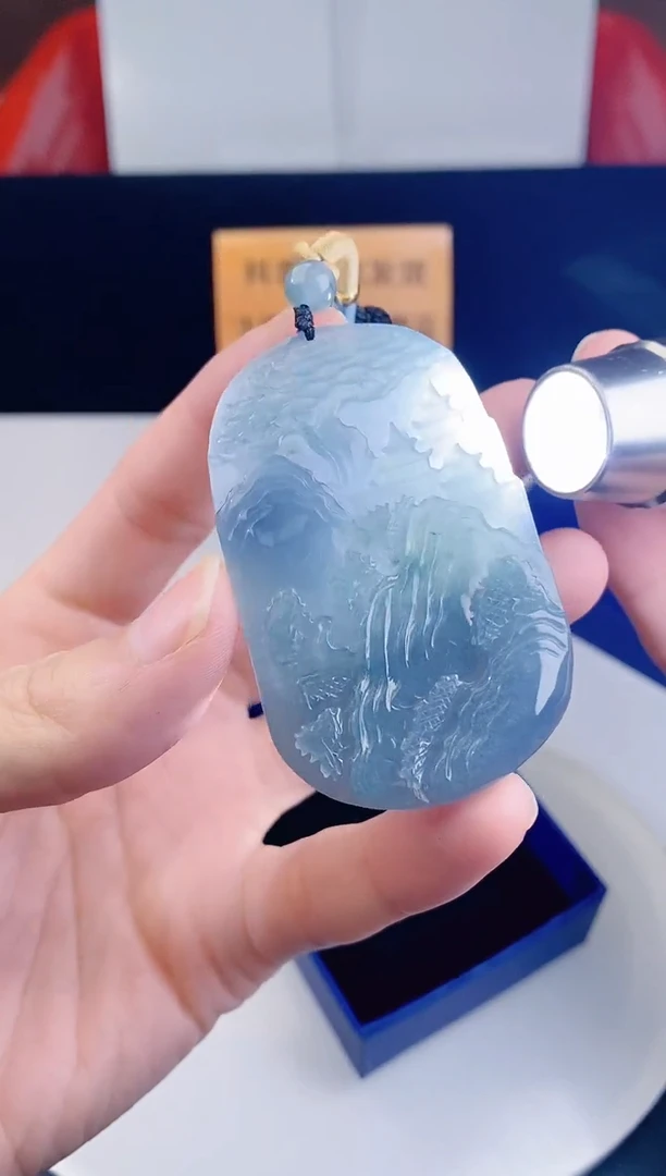 颈饰未镶嵌翡翠