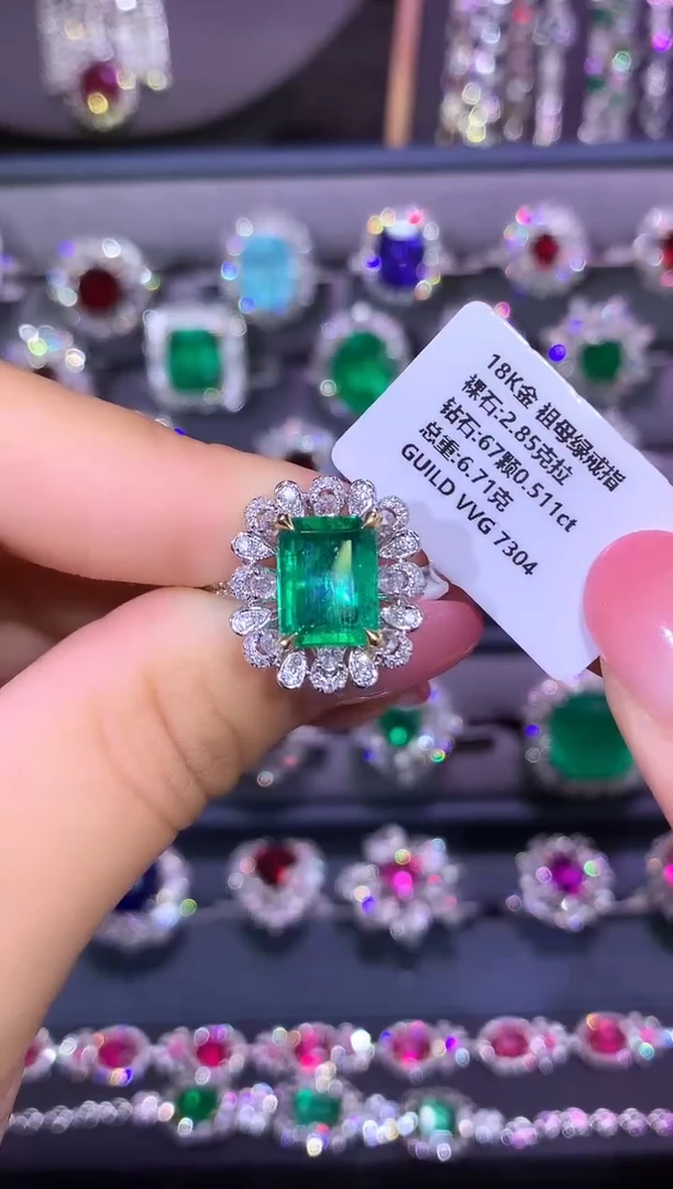 18K金镶嵌戒指祖母绿2.85ct/吉尔德/VVG