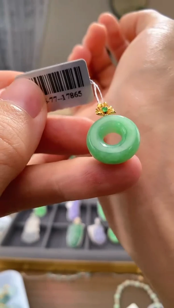 翡翠18K金镶嵌吊坠(不含链)甜甜圈