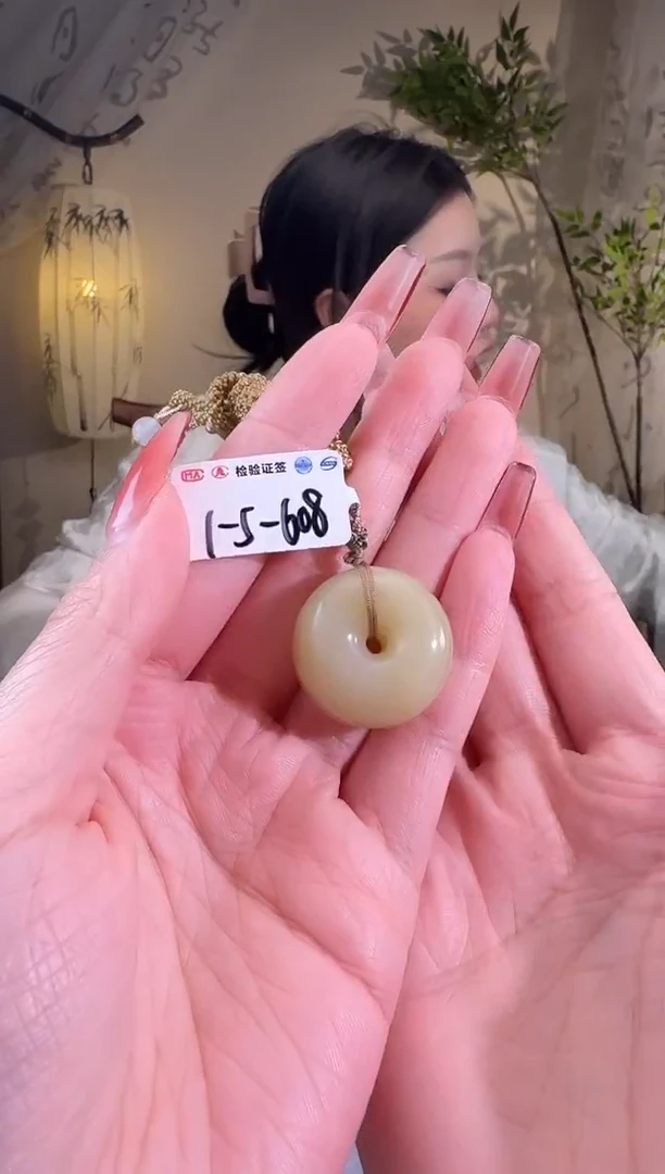 【闪购商品】和田玉颈饰未镶嵌黄糖平安扣糖色多样性发货