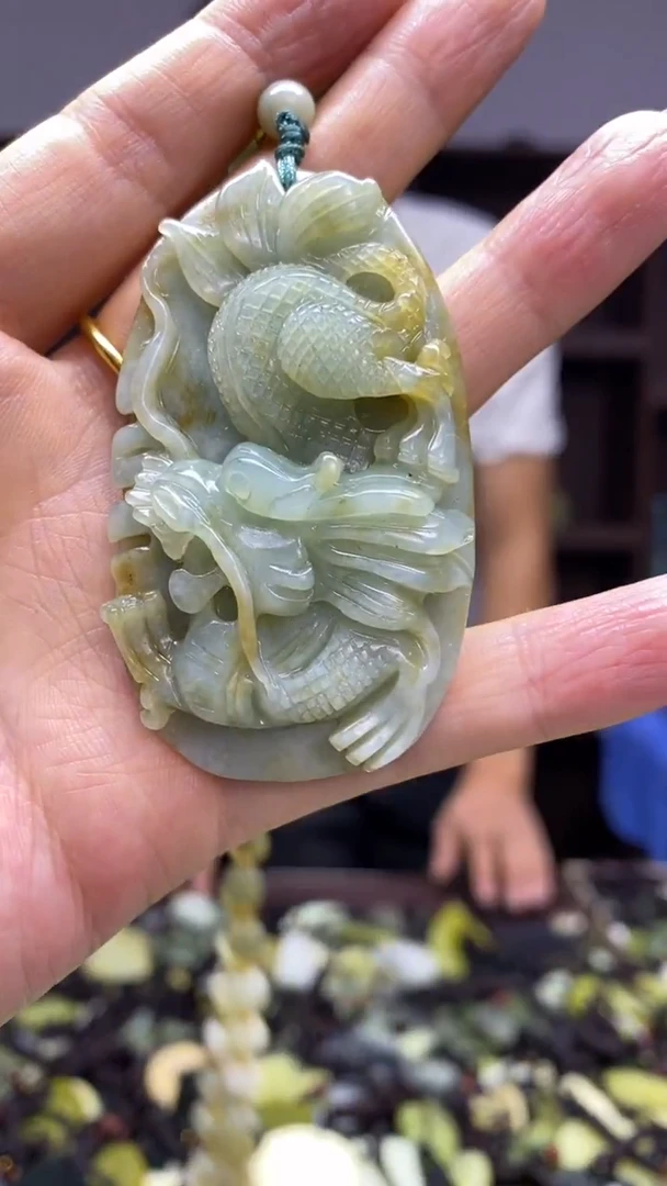 未镶嵌岫玉挂件