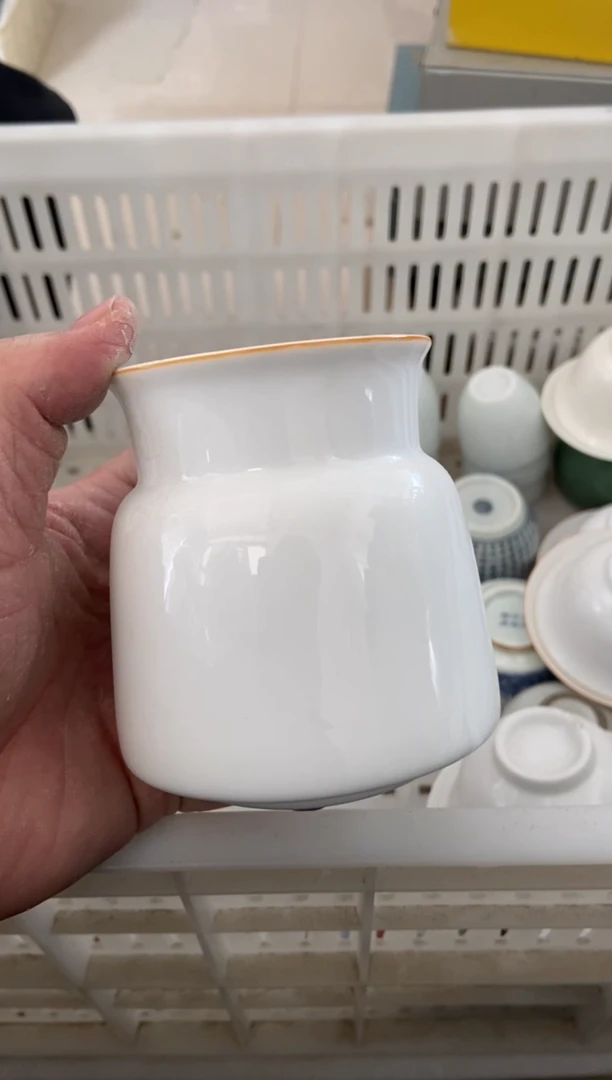 杯无运费险有瑕疵的摄影的产品有使用过的痕迹有点脏介意勿拍