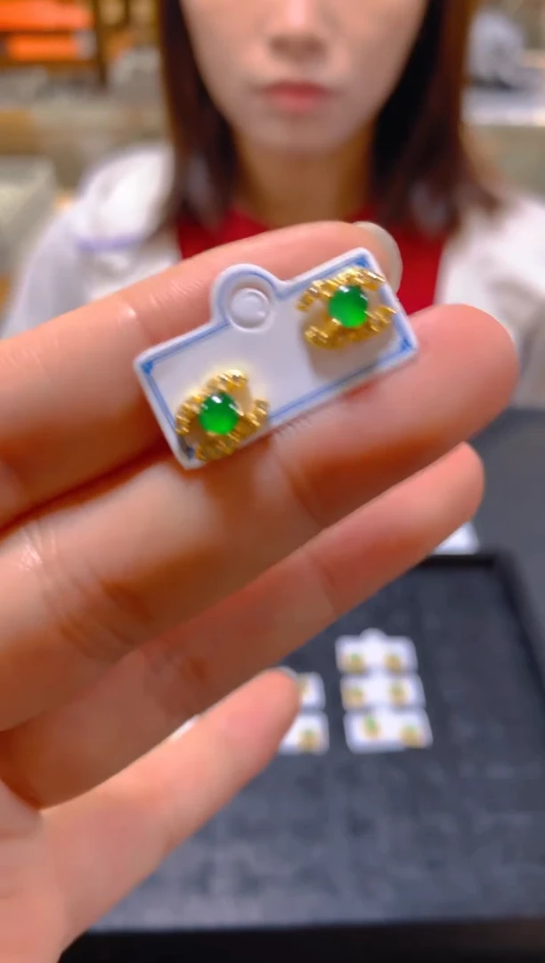 未镶嵌翡翠耳饰多样性发一