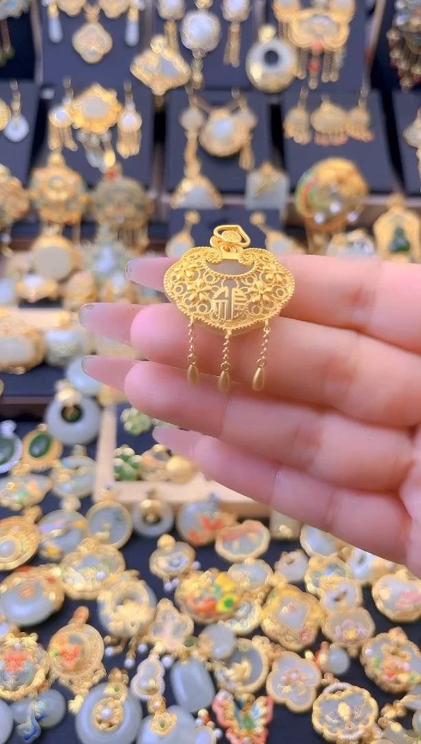 和田玉银S925镀金镶嵌颈饰花丝镂空如意流苏吊坠