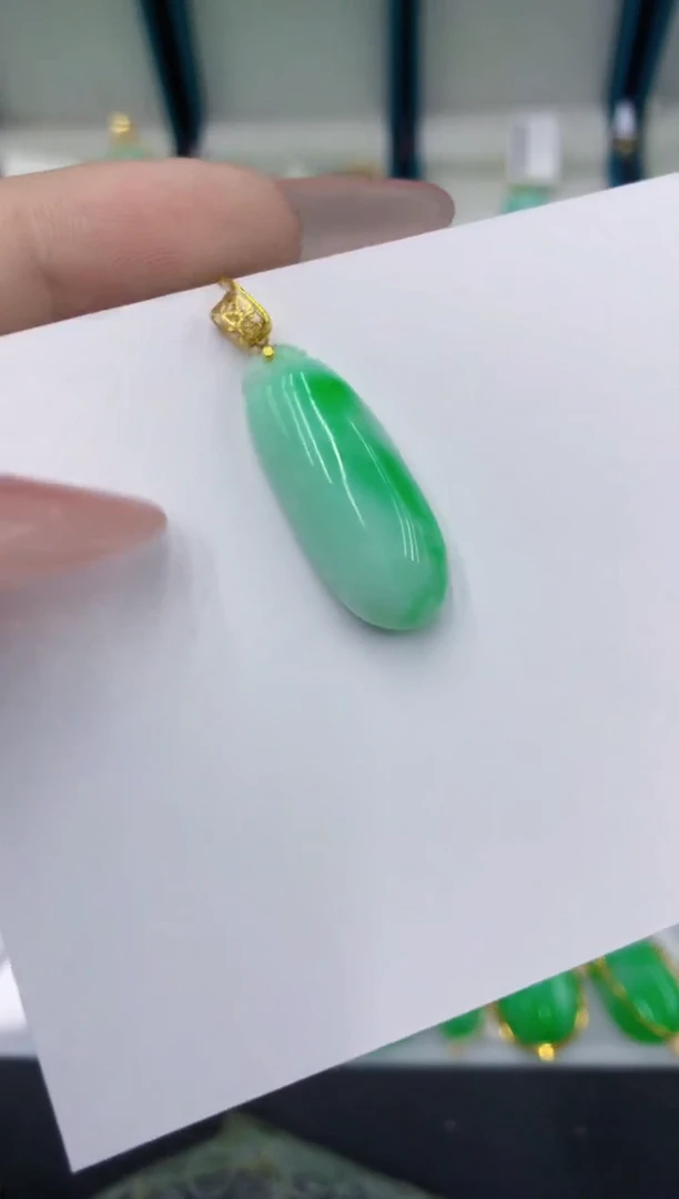 颈饰18K金镶嵌翡翠11111