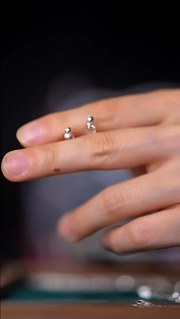 刺绣黔东南苗族刺绣银豆耳钉