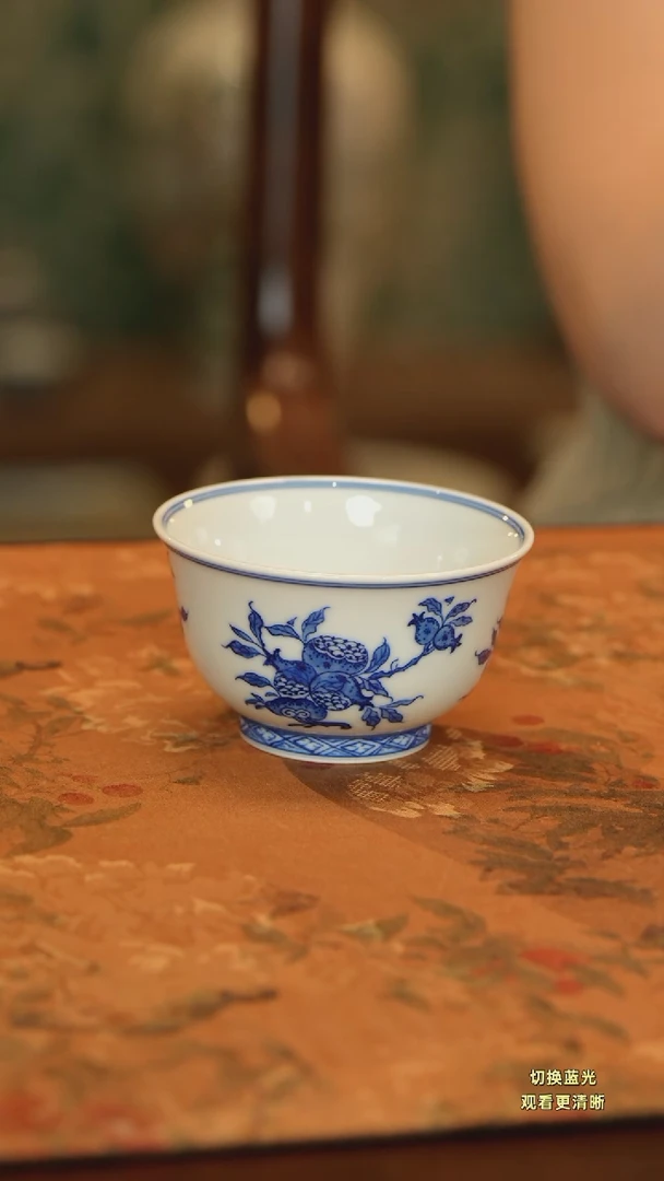 1*.手绘青花三多主人杯