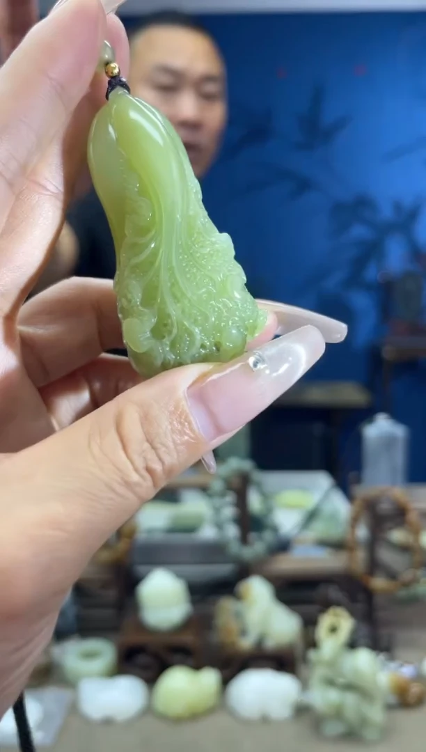 和田玉未镶嵌颈饰1