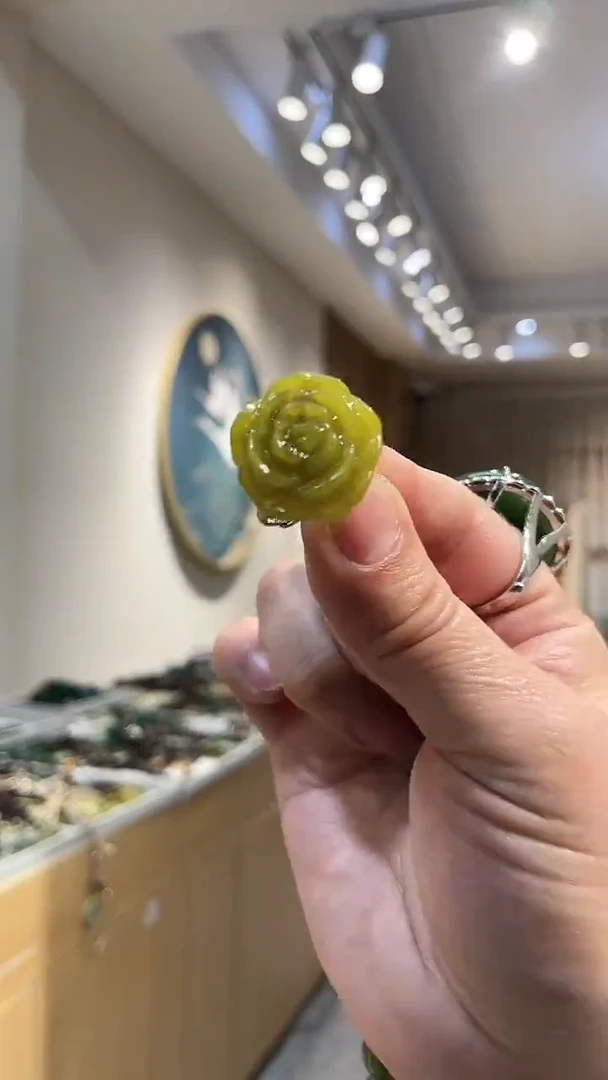 【闪购商品】岫玉颈饰未镶嵌戒指