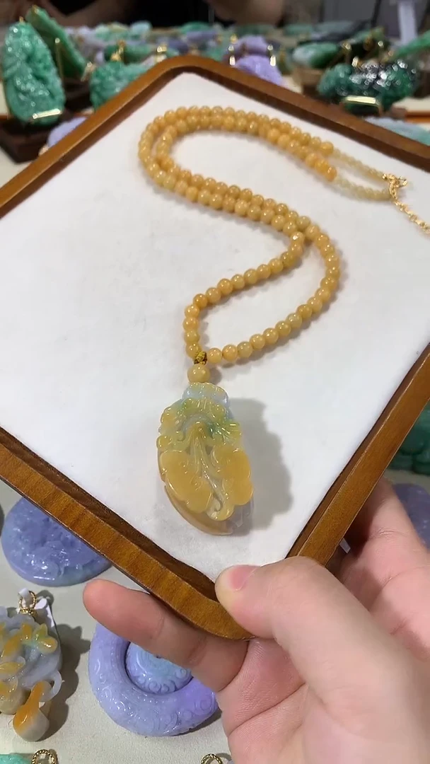 颈饰未镶嵌翡翠吊坠