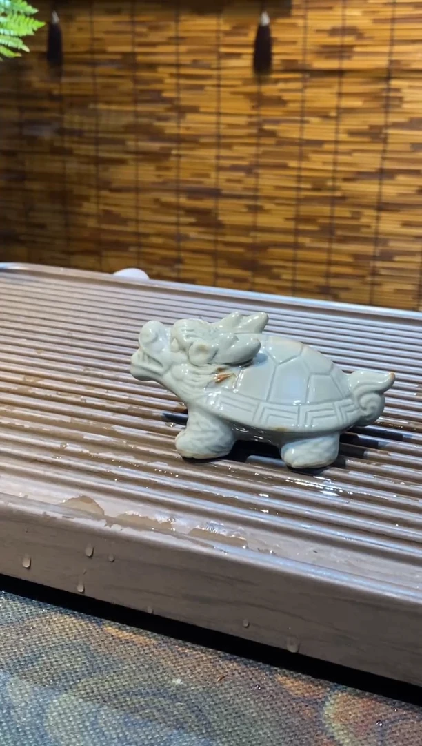 【 山隐青瓷】龙窑柴烧茶宠摆件