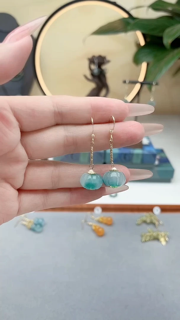 银S925镶嵌石英质玉（天山翠）耳饰00大南瓜