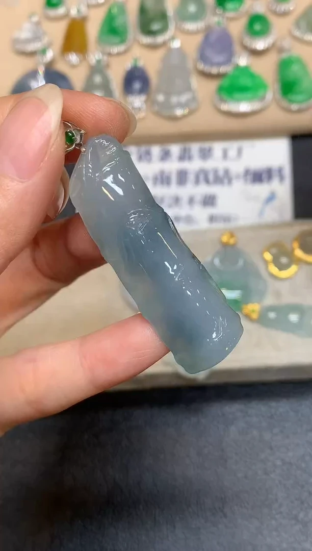 颈饰18K金镶嵌翡翠竹节【无服务费