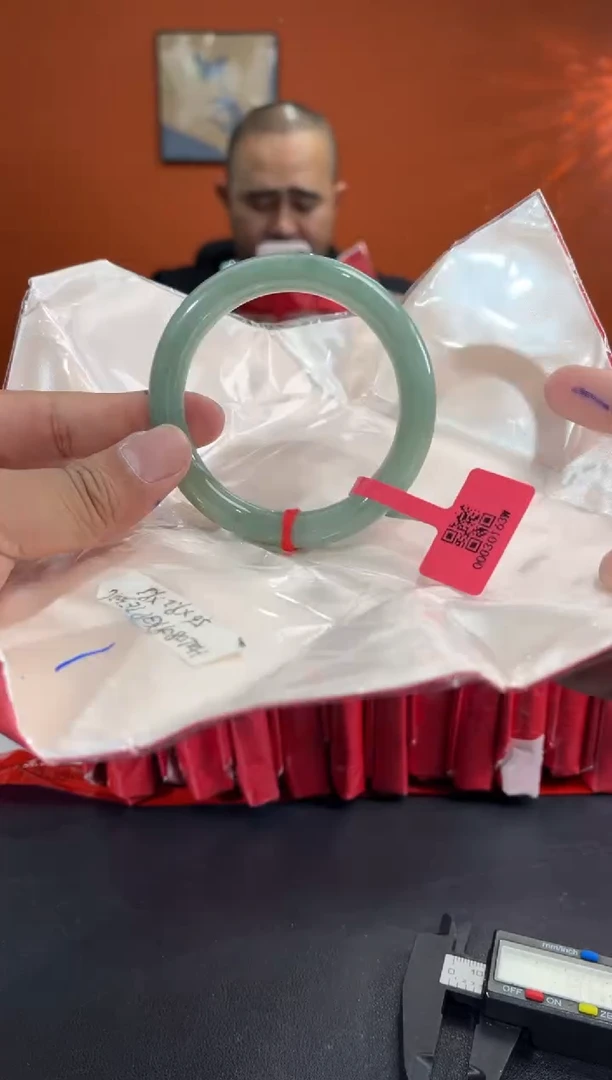 未镶嵌手镯翡翠3   56