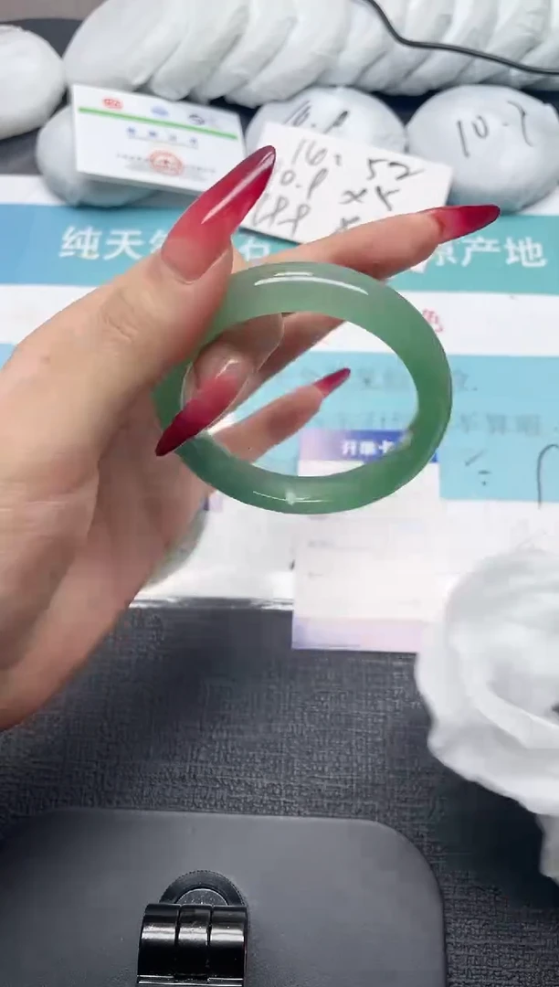 未镶嵌手镯石英质玉62-52