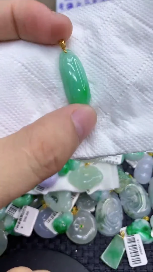 颈饰未镶嵌翡翠天然缅甸A货翡翠