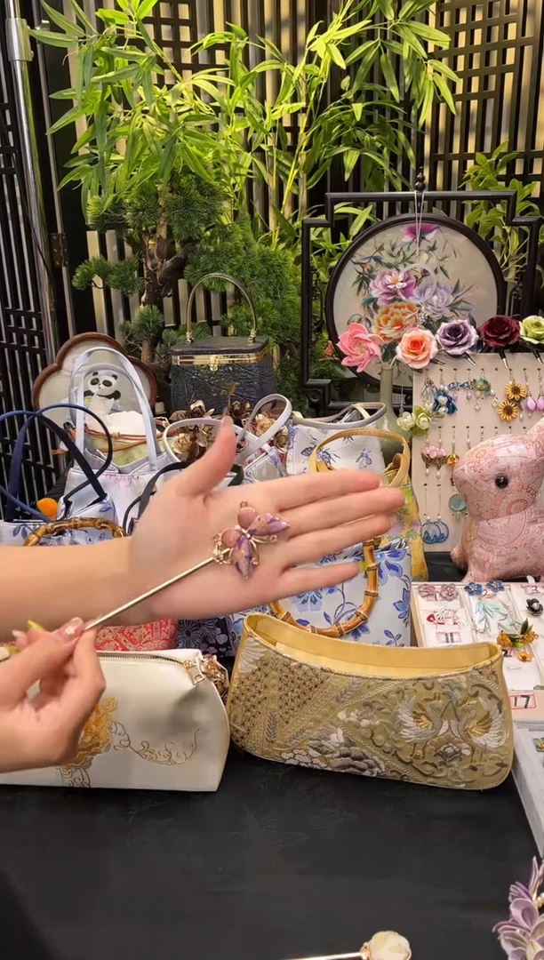 织绣非遗绒花手工饰品
