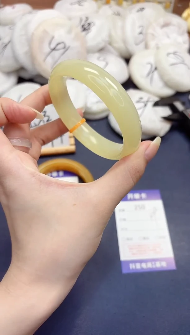 石英质玉手镯未镶嵌250-晴水-圈口61