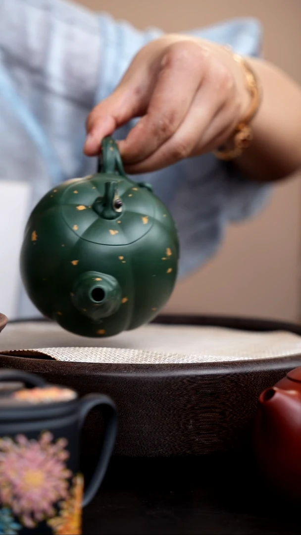 茶壶紫砂用****6民国绿筋囊高南瓜描金