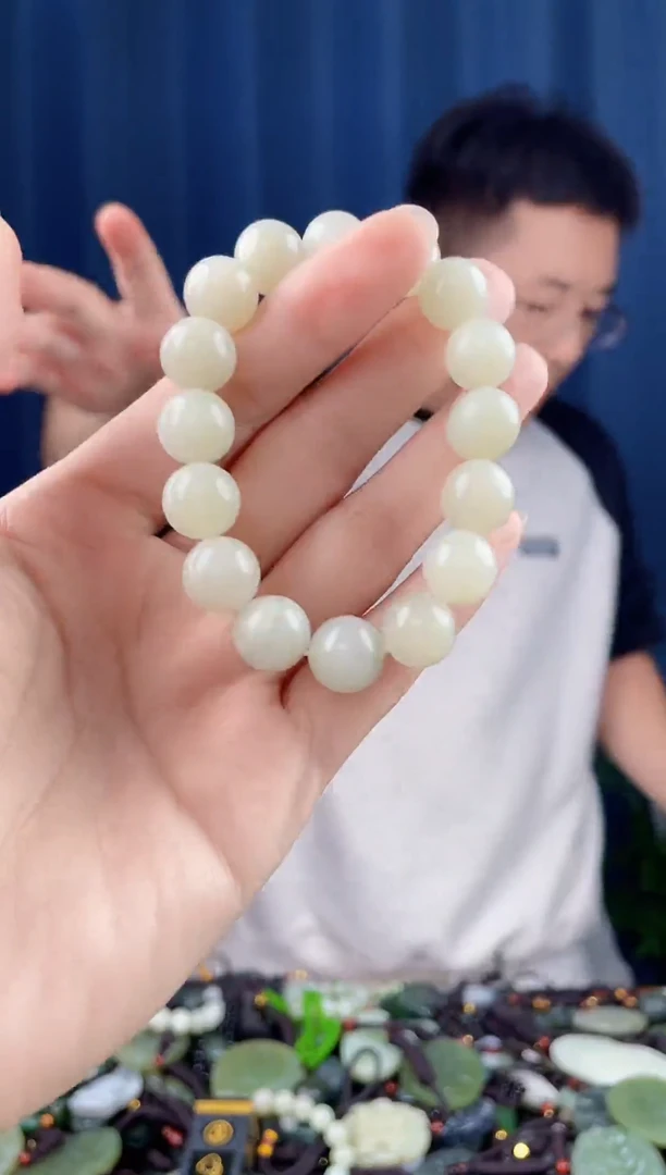 未镶嵌和田玉挂件拍一发一，多样性发货