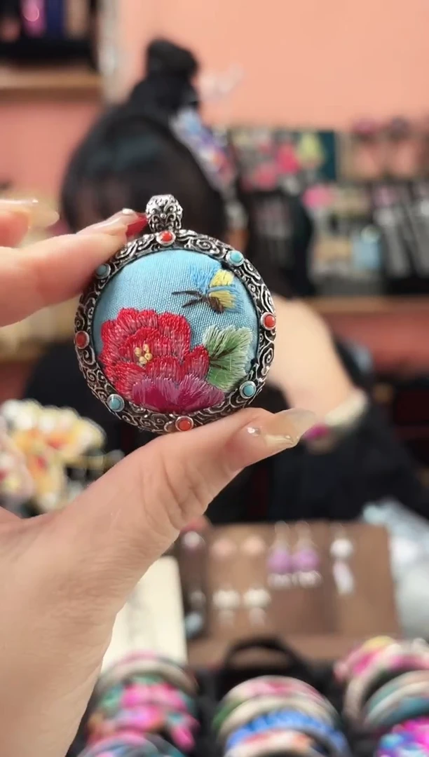 织绣艺枝独绣老绣饰品  96